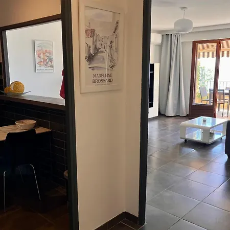 Apartment Dany - With Large Balcony And Sea View