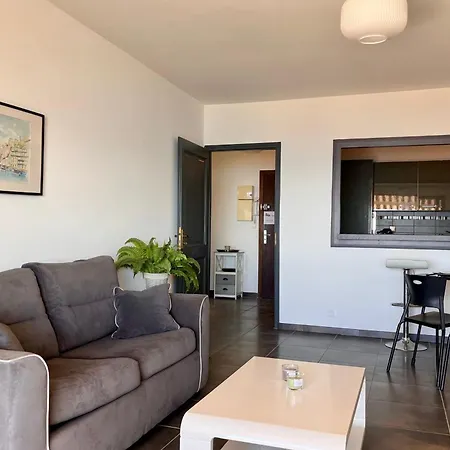 Dany - With Large Balcony And Sea View Apartment *